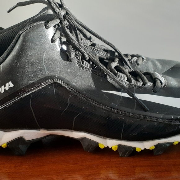 Nike Alpha 2 Football Cleats - Picture 2 of 6
